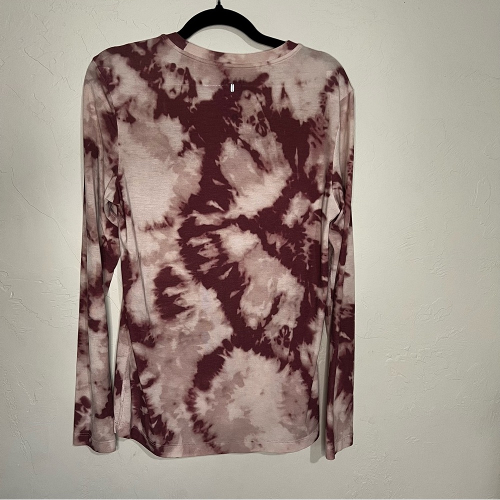 NOBULL‎ Women's Long Sleeve Burgundy Tie-Dye Top - Picture 7 of 8